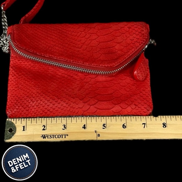Henri Bendel Women’s Red Snakeskin Leather Chain Wristlet/Clutch | EUC!!♥️♥️ - Picture 7 of 8